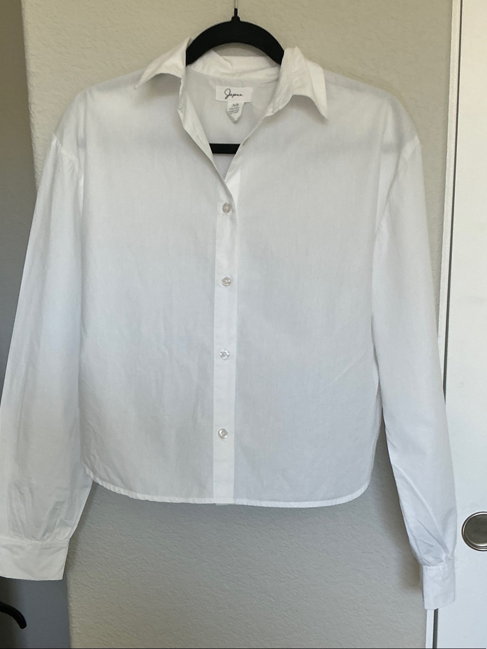Japna White Long-Sleeve Cropped Button-Up Shirt
